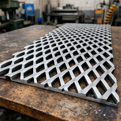 Алюминиевая декоративная просечно-вытяжная сетка 30х139х20 мм купить в Усть-Каменогорске